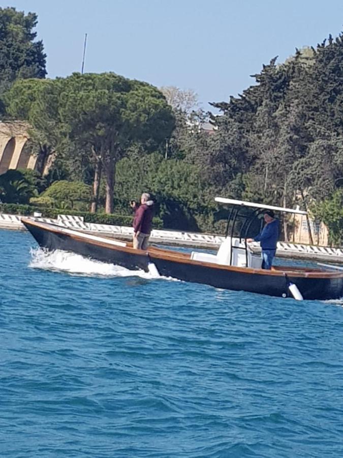 La Tana Del Pescatore Brindisi Exterior foto